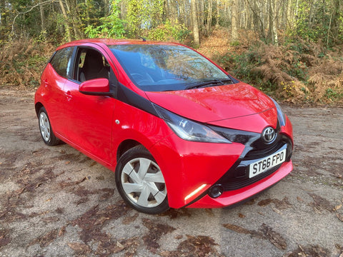 Toyota AYGO x-play. 1.0 VVT-i x-play.